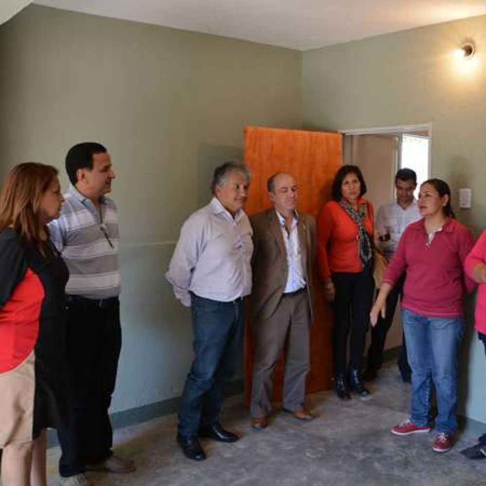 Bosetti y Beba Soria entregaron mejoramientos en barrio Yacampis