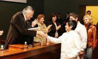  Un manual ambiental llega a las aulas del nivel secundario