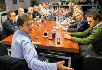 Los intendentes de Massa se juntan para bajar l�nea a sus legisladores por la Paritaria Municipal