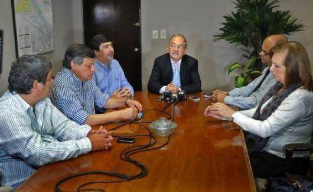 Bacileff volvi� a apuntar contra Capitanich, ahora por el Procrear