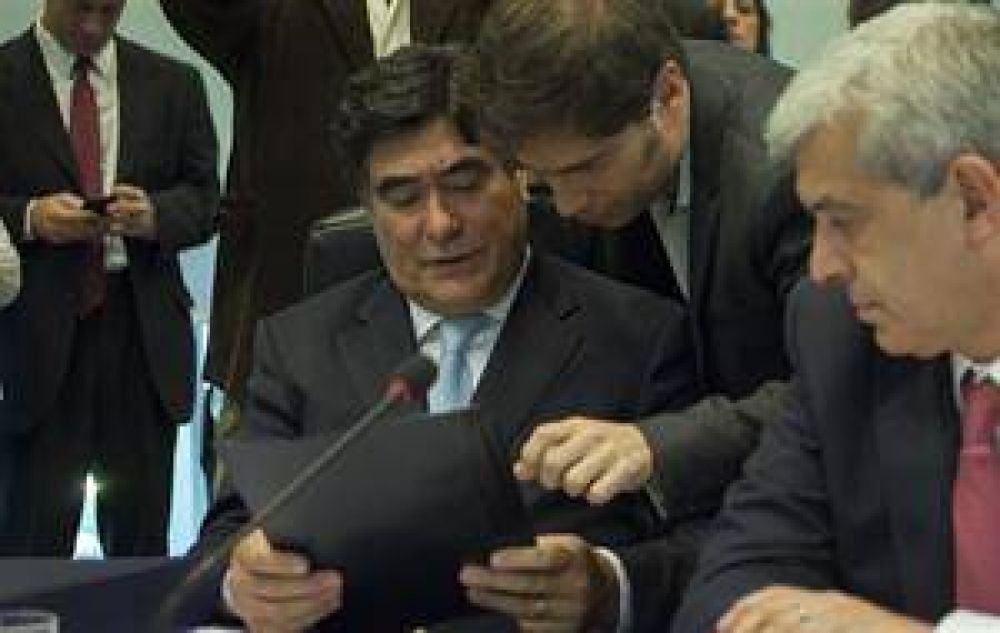 Axel Kicillof y Carlos Zannini explican en Diputados el proyecto de pago local de deuda externa