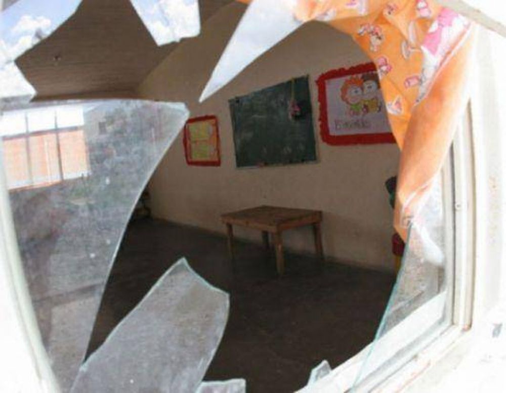 Denuncian inseguridad en escuelas provinciales