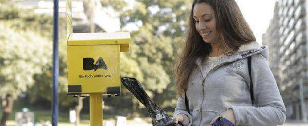 Instalan nuevas expendedoras con bolsas caninas para mantener limpia la Ciudad