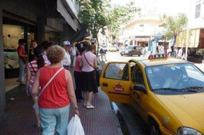 Concejo tiene en �stand by� proyecto para taxis y remises
