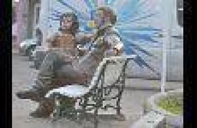 Lo negativo en los festejos del bicentenario de San Mart�n lo sufri� su estatua