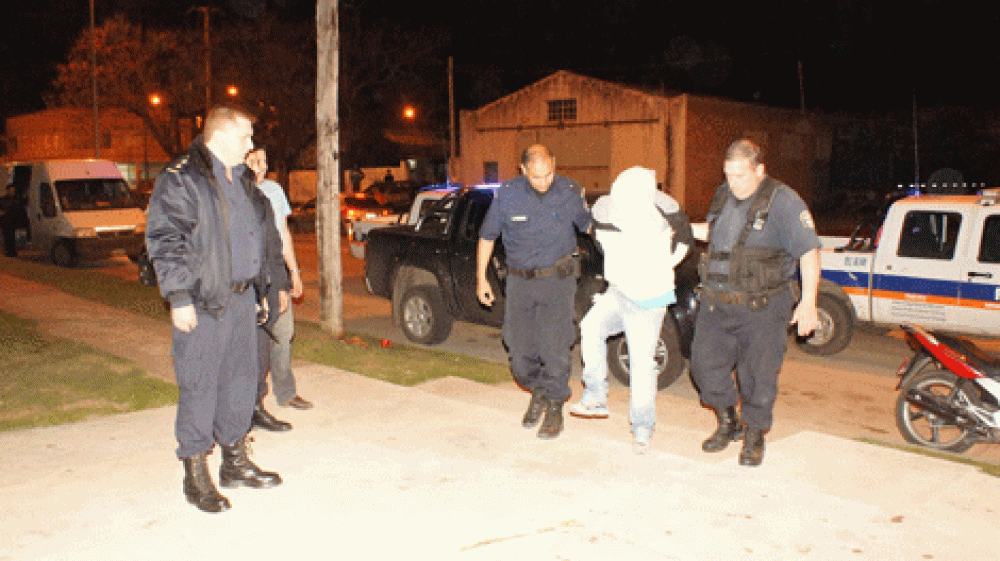 Incautan 4 kilos de marihuana y 100 gramos de coca�na en un operativo 