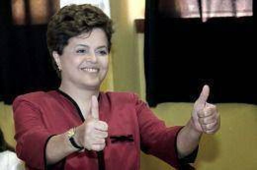 Otra encuesta muestra a Rousseff como l�der en primera vuelta y m�s cerca de Silva en la segunda