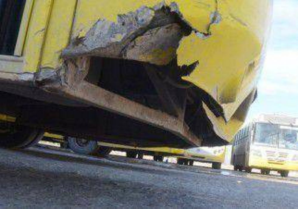 Eval�an aplicar otra suba en el boleto de colectivos 