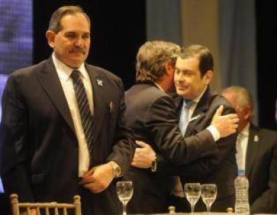 Alperovich no lo descarta, pero el voto electr�nico parece lejano