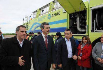En Bah�a Blanca y sin funcionarios municipales, Randazzo prometi� un aeropuerto conclu�do antes de fin de a�o