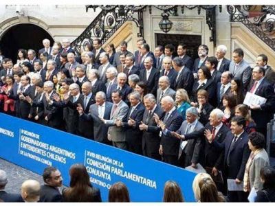  El Gobernador Fellner particip� de la Reuni�n de Gobernadores Argentinos e Intendentes Regionales Chilenos.