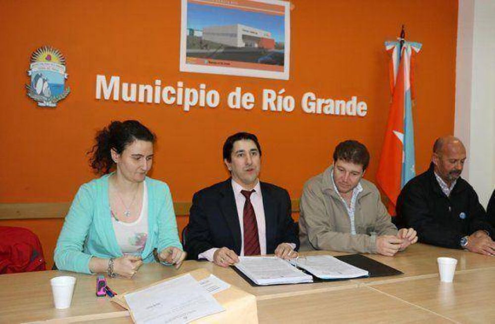 Abrieron los sobres de la licitaci�n para la construcci�n del gimnasio de Chacra XIII