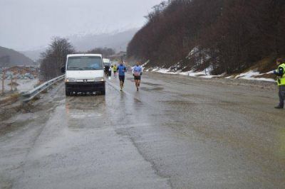 Ultra marat�n solidaria: Tras recorrer 43 kil�metros, Sciurano pas� el Garibaldi