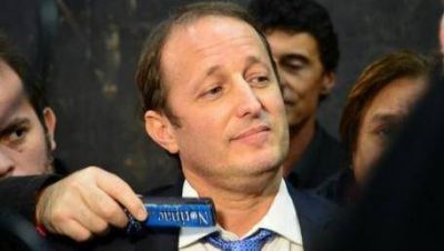 Insaurralde decide si vota con el FpV o con el massismo