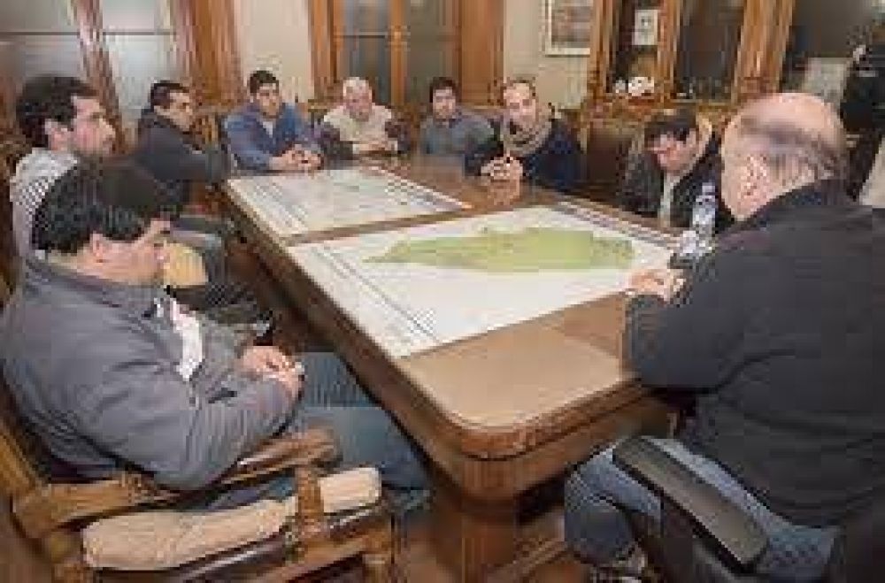 Trabajadores de HM, TRC y Celanova recibieron ayuda del Estado Nacional