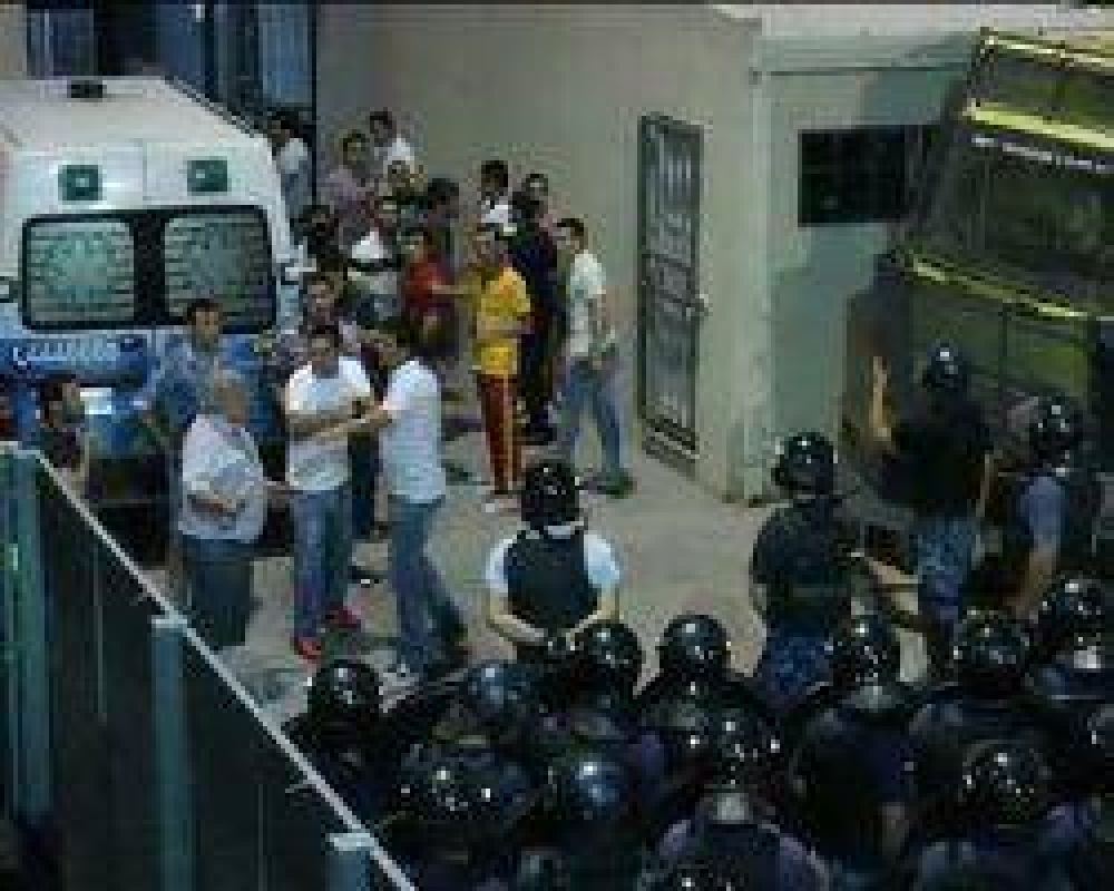 Un muerto y dos heridos en una pelea entre hinchas del Club Sarmiento