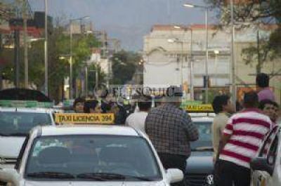 Remiseros y taxistas piden m�s seguridad