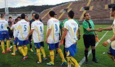 �Poli� el s�bado en Aguilares, y V. Cubas el domingo en el estadio