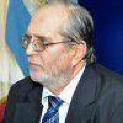 Paro de colectivos: L�pez habl� de imprevisi�n de las empresas