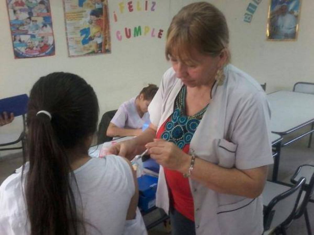 CONVOCA A LA COMUNIDAD A CAMPA�A DE VACUNACI�N
