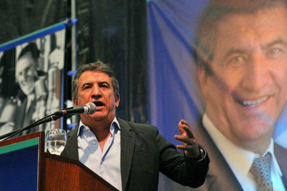 Urribarri recibi� en Buenos Aires el apoyo de sindicatos