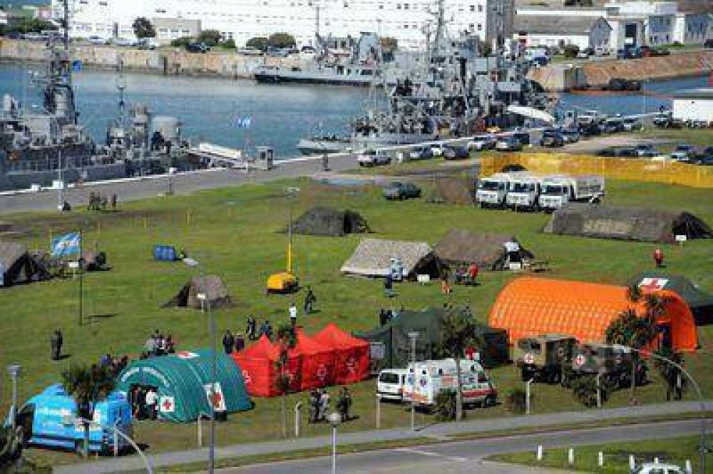 El simulacro de un ejercicio de protecci�n civil por inundaciones est� en marcha