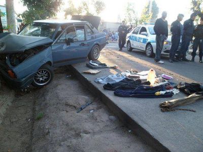Tras una persecuci�n policial, tres hombres chocaron y fueron arrestados