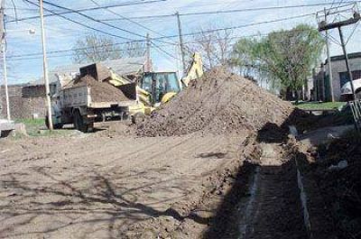 Trabajos integrales en los barrios para recomponer calles afectadas por la lluvia
