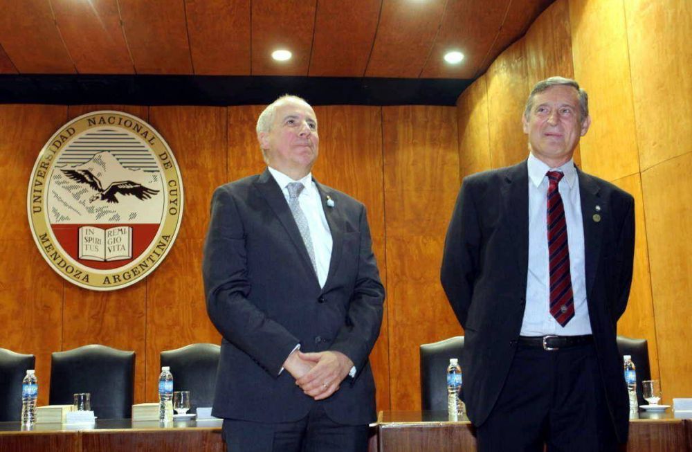 UNCuyo: dieron de baja a 155 contratos de la gesti�n anterior
