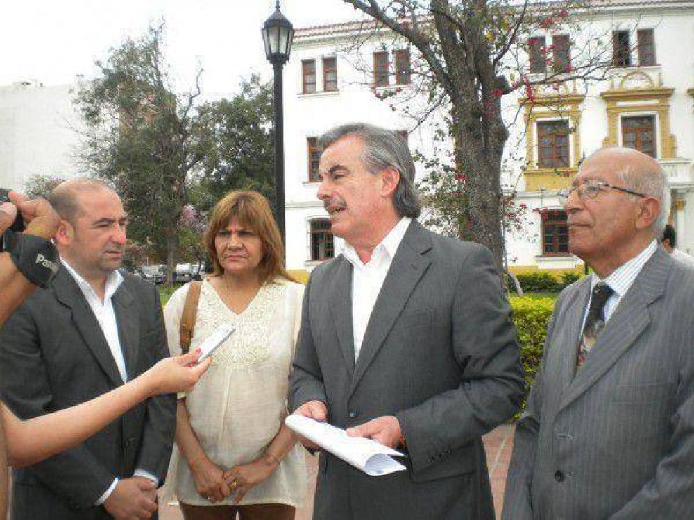 Reunion de la Gobernadora de la Provincia con autoridades de La Banda: Operaciones de prensa.