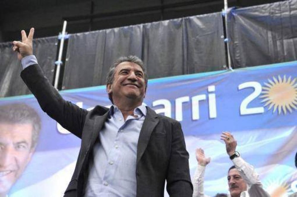 Urribarri recibi� el apoyo de sindicatos y de Julio De Vido para su precandidatura presidencial