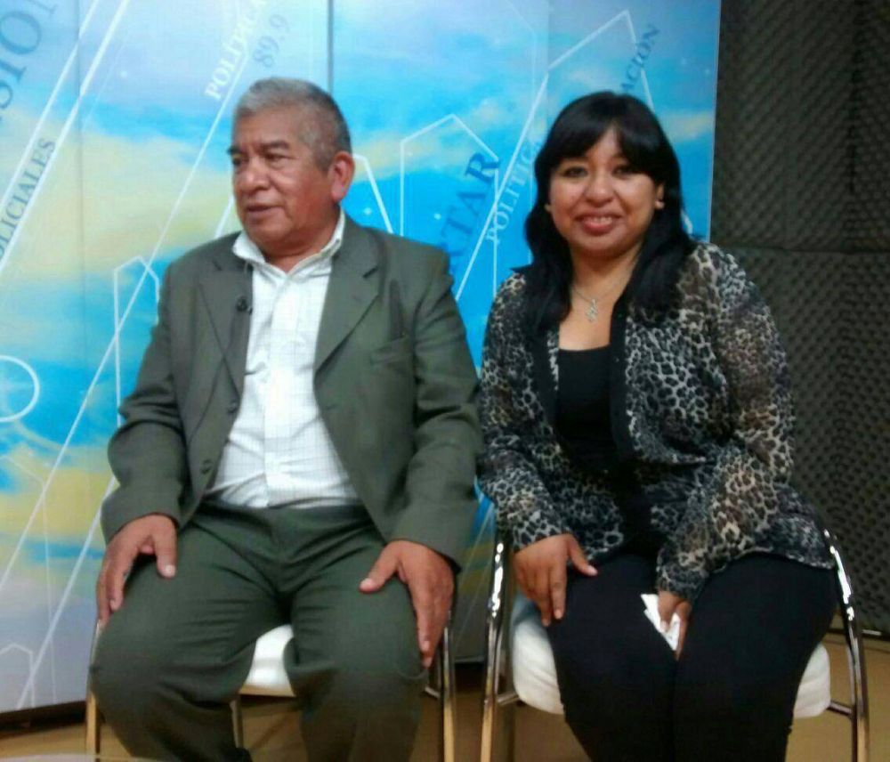 CONCEJALES DE QUIJANO RECIBEN A LA GENTE EN EL BA�O