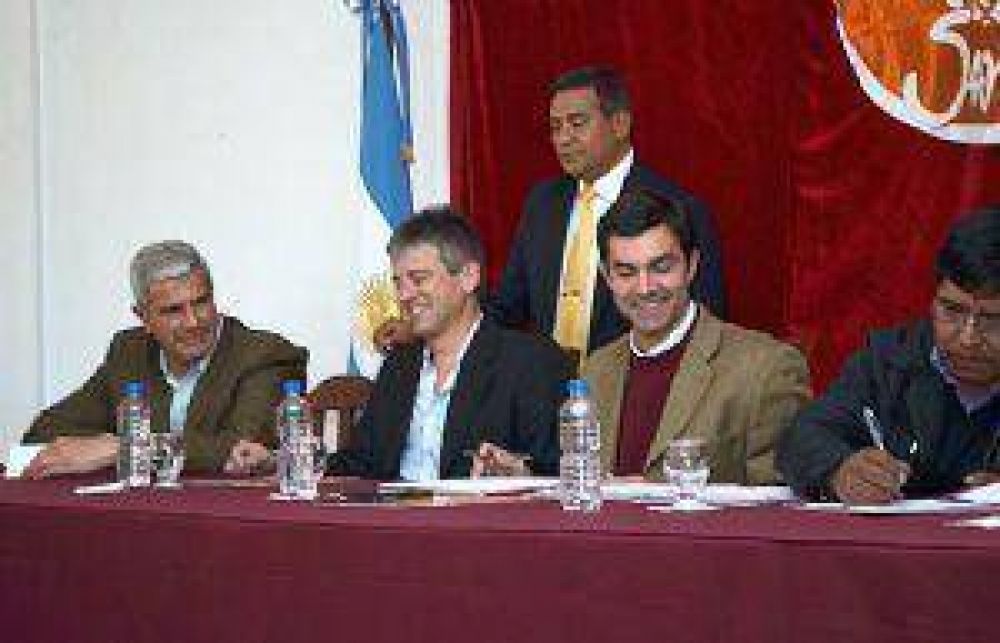 Trabajadores de San Antonio de los Cobres y Tolar Grande en la reactivaci�n del ferrocarril