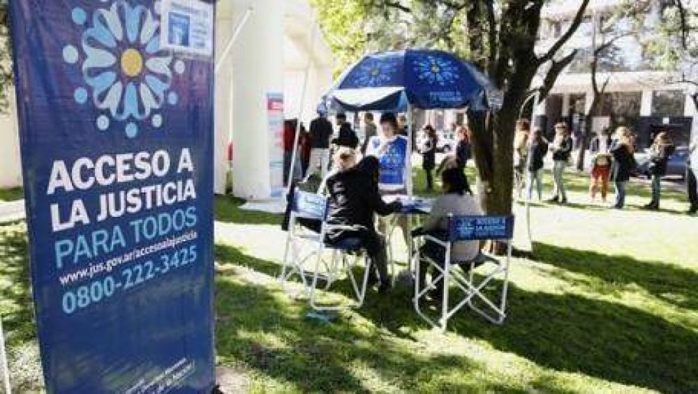 Fuerte presencia del Estado nacional en La Plata