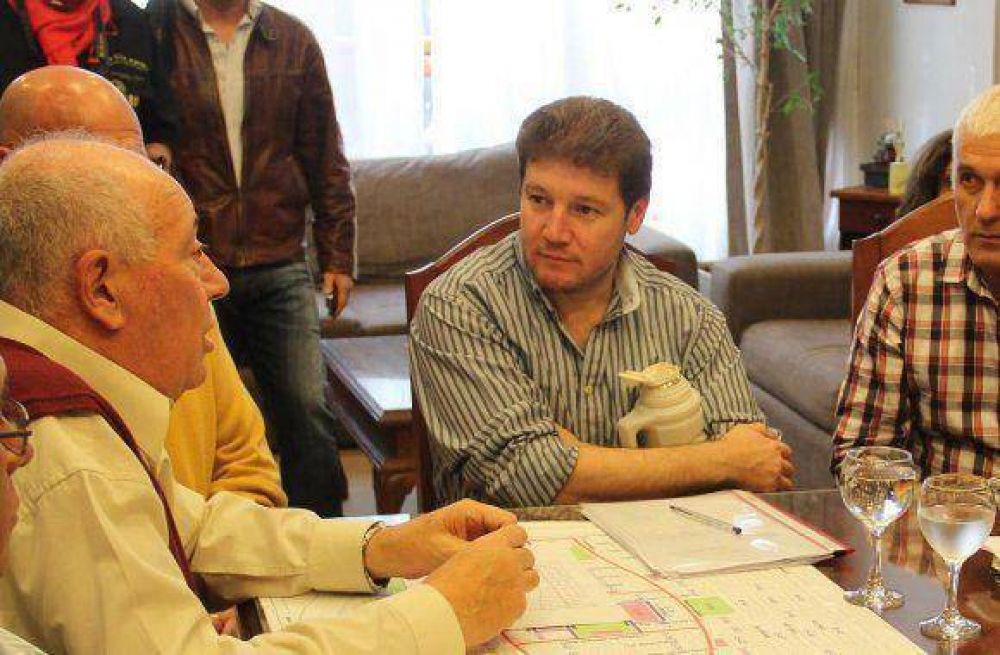 Anuncian m�s pavimento para Chacra XIII y Parque Industrial