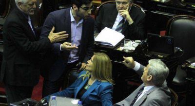 Facundo Moyano dio qu�rum pero La C�mpora igual lo pute� y casi se trompea con Kunkel