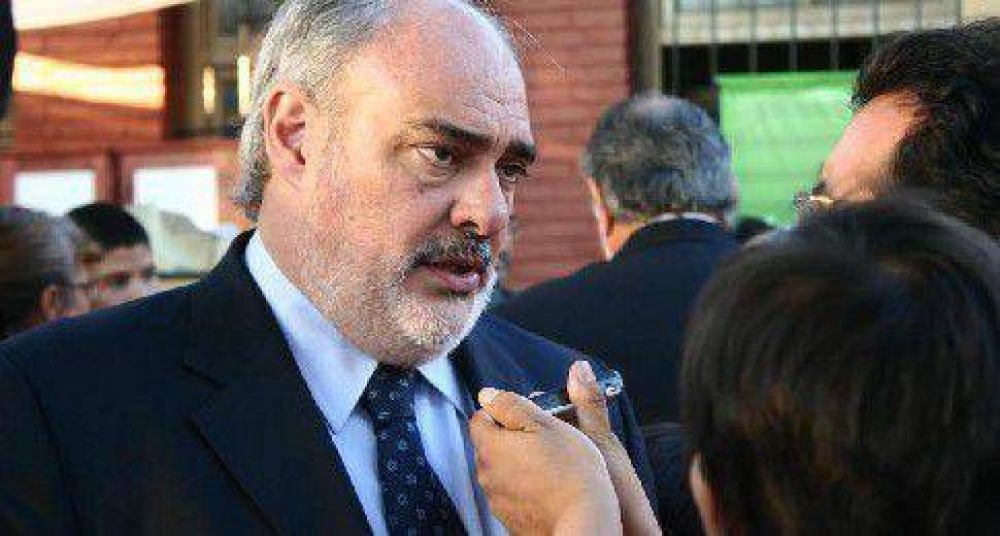 Vivimos ajustados en Corrientes pero sin generar endeudamiento