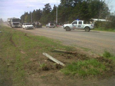 Volc� un auto en la ruta 5