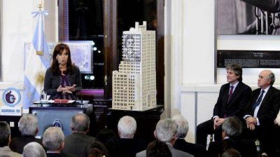 La Presidente alert� por desmanes y saqueos: 