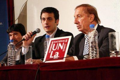 CON LA PRESENCIA DE BILARDO, LA UNLA PRESENT� LA TECNICATURA EN GESTI�N DE ENTIDADES DEL DEPORTE