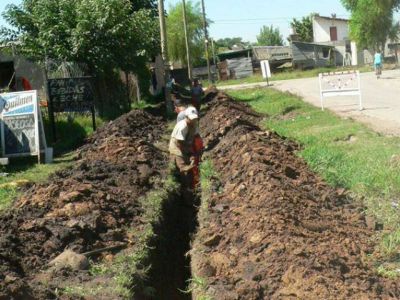 Florencio Varela: Se ampl�a la red de agua