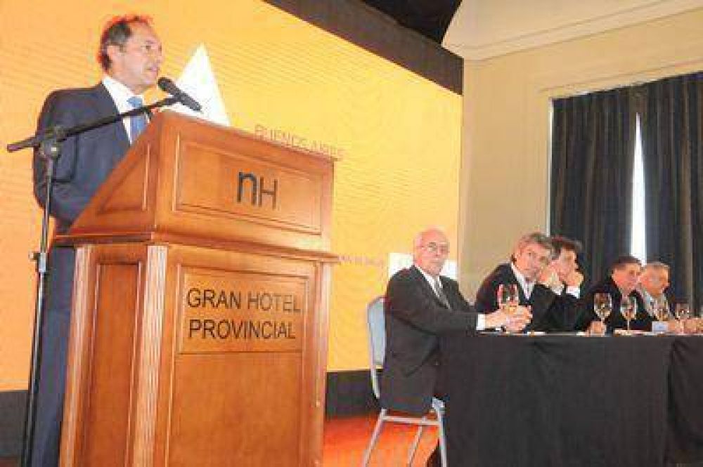 Scioli destac� los avances logrados en materia de atenci�n p�blica de la salud
