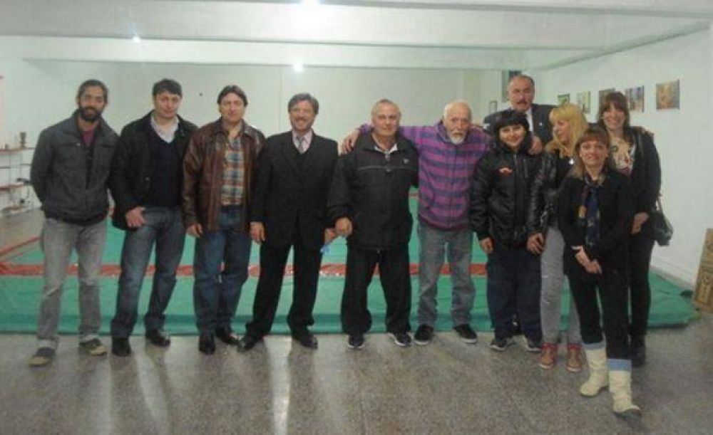 Se inaugur� el �nuevo� gimnasio del Club A. Hurac�n