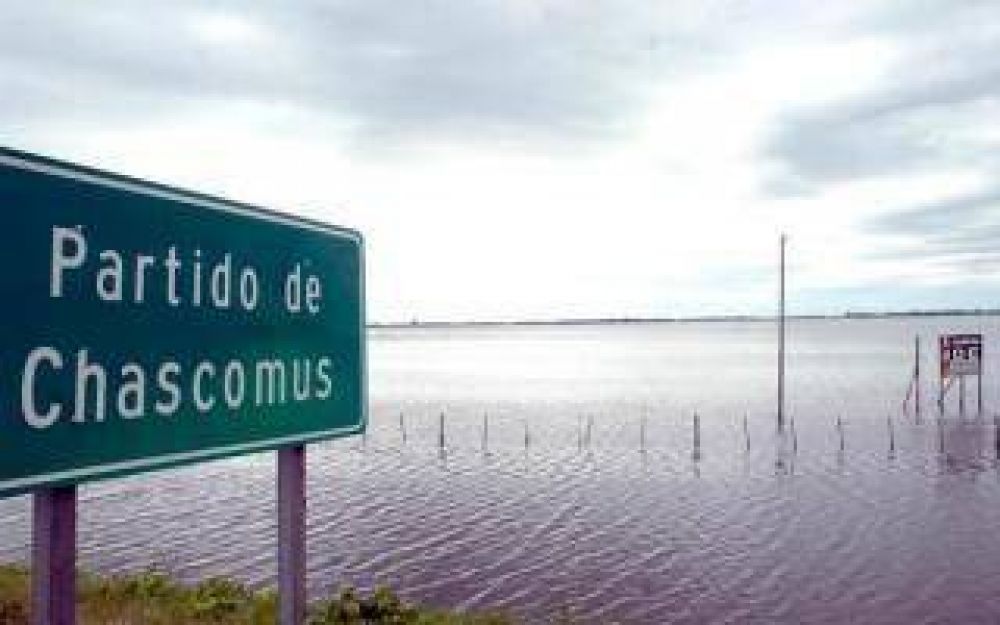 Intendente Gobbi se reuni� con Provincia y Naci�n por la inundaci�n en Chascom�s