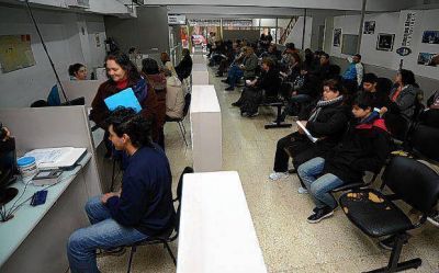 Conflictos al por mayor en las dos sedes del Registro de las Personas