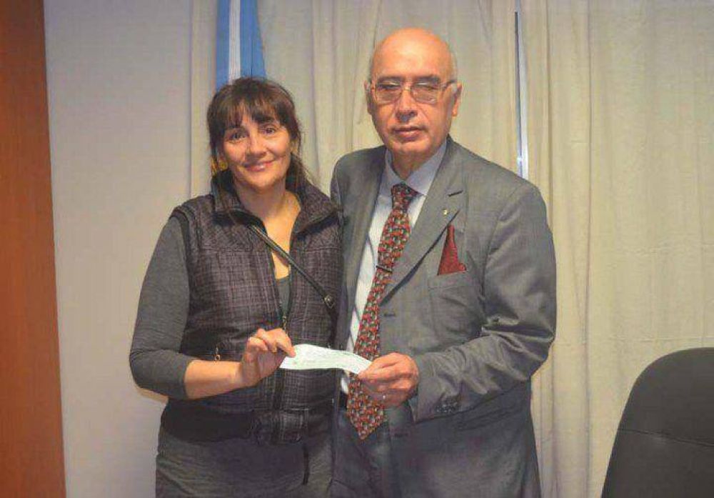 Gorosito entreg� un nuevo subsidio de $ 45.000 a la escuela n�38 destinado a la construcci�n de los sanitarios 