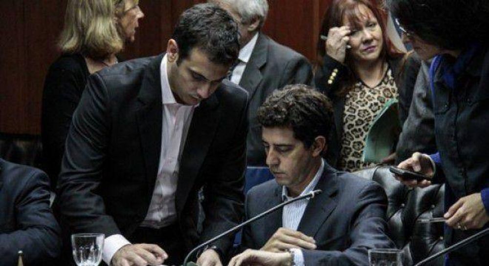 Wado mand� a Juli�n �lvarez a armar para Scioli 