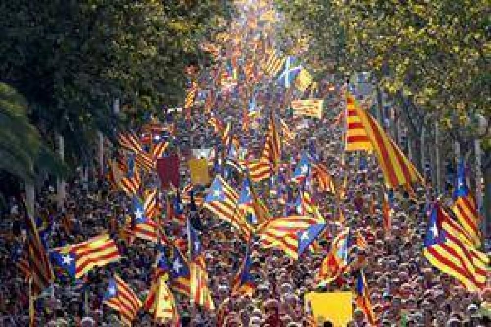 Una marea humana le da un nuevo impulso al desaf�o separatista de Catalu�a