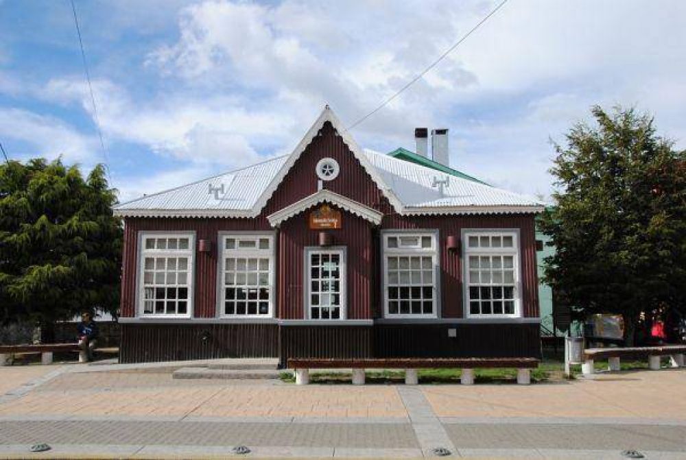 Vandalismo contra la Casita Hist�rica, Antigua Biblioteca Popular Sarmiento patrimonio cultural de Ushuaia