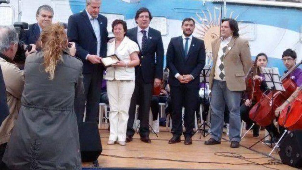 Docente chubutense, distinguida con el premio �Buenos Educadores 2014�